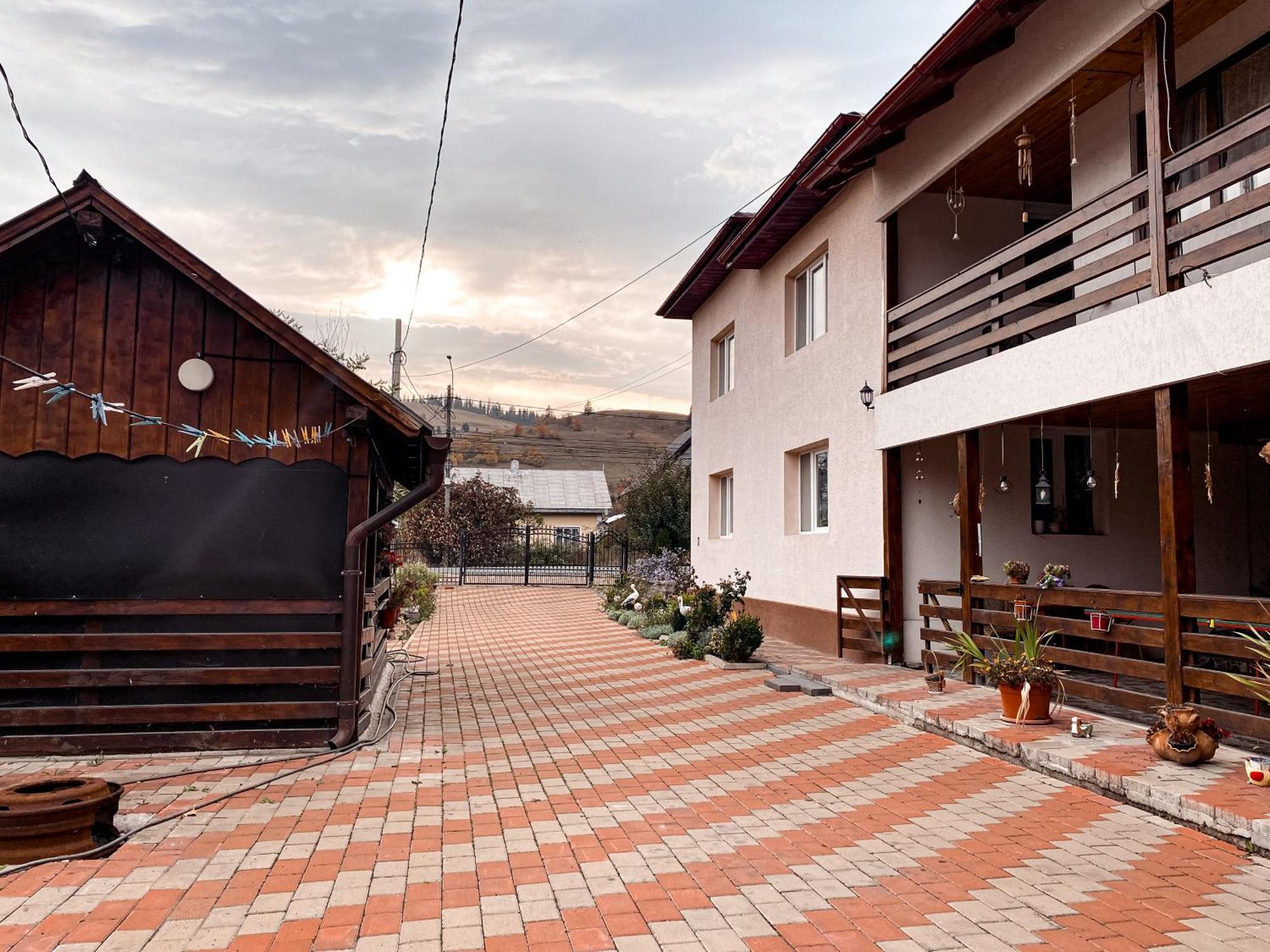 Hotel Casa Irina Mînăstirea Humorului Exterior foto