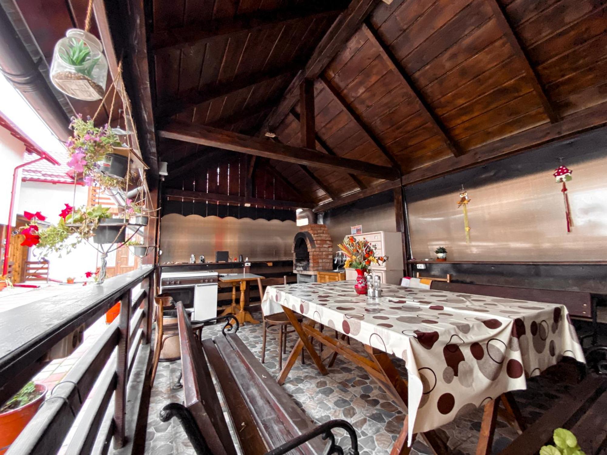 Hotel Casa Irina Mînăstirea Humorului Exterior foto